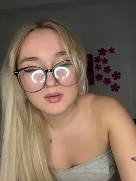 Živý XXX chat SexyyEmilyy