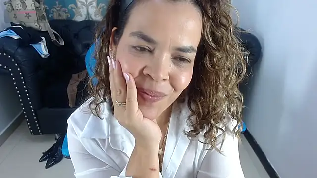 Abril_Beltran_ Adlı Modelin Canlı XXX Sohbeti