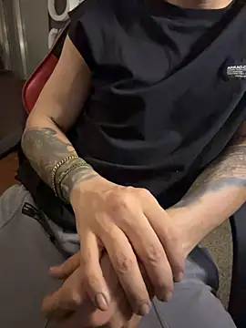 AlphaMasterXxx Chat XXX live