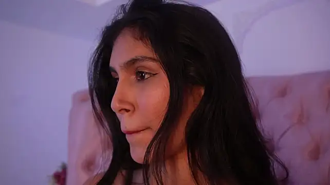 LucianaBlanco_'s Live XXX Chat