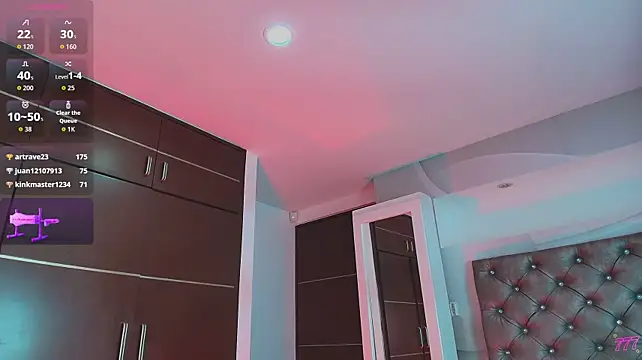 Valentiinoss Adlı Modelin Canlı XXX Sohbeti
