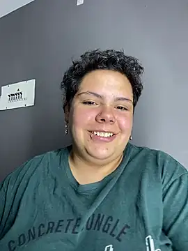 Hailey_Curvy élő XXX-chatje