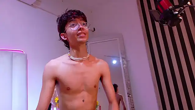Twink_Sebas7: απευθείας συνομιλία ΧΧΧ