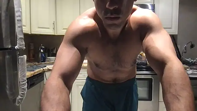 BigGuyMuscle – Naživo XXX chat
