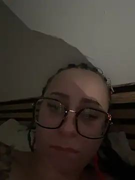 queenlo_xxx Adlı Modelin Canlı XXX Sohbeti