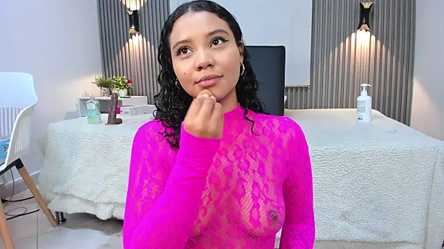 Chat XXX en directo de Zafiiraa