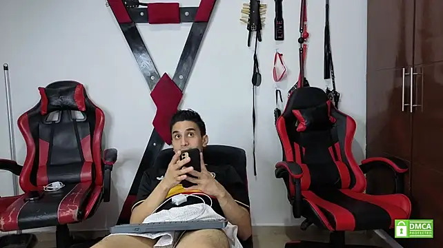 EliteBoysLive XXX чат на живо