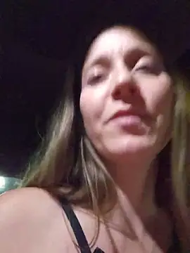 SkyelarsWorld's Live XXX Chat