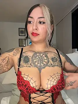 Rae_Lil_White élő XXX-chatje