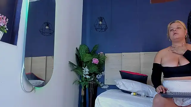 دردشة GrettaRouse الجنسية المباشرة