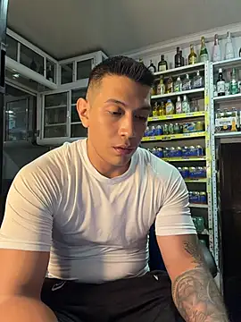 XXX chat uživo modela OliverWest04