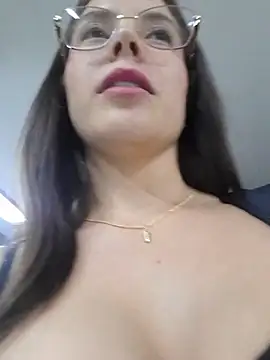 Emmasweet_Val élő XXX-chatje