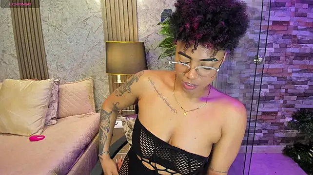 LuciaWallace Live XXX-chat