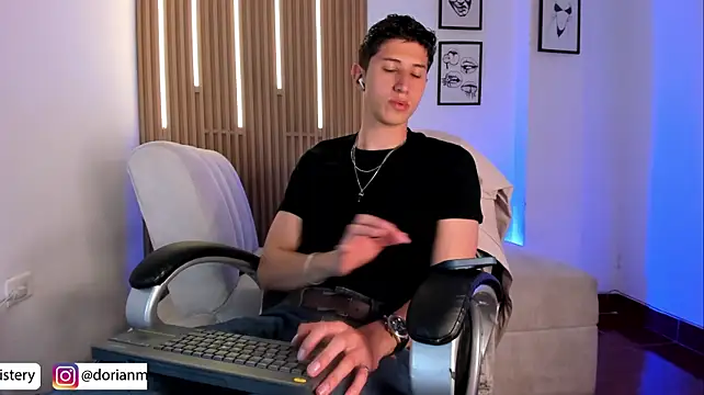 Dorianmistery2322_ webcam show