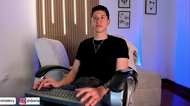 Dorianmistery2322_ Webcam Show