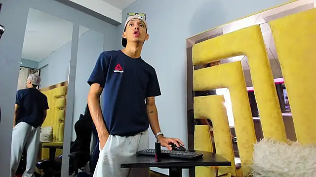 Онлайн чат XXX EstebanValdezs