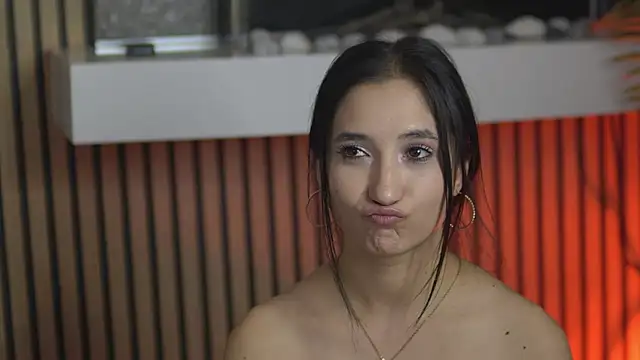 Chat +18 de CarolinaBlair ao vivo