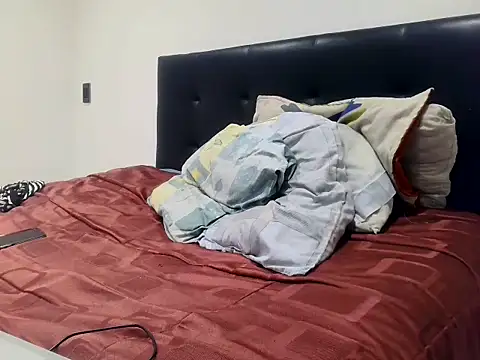YakedCrusn Live XXX chat