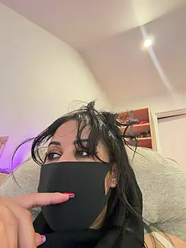 Chatroom XXX en direct de queen-chamss