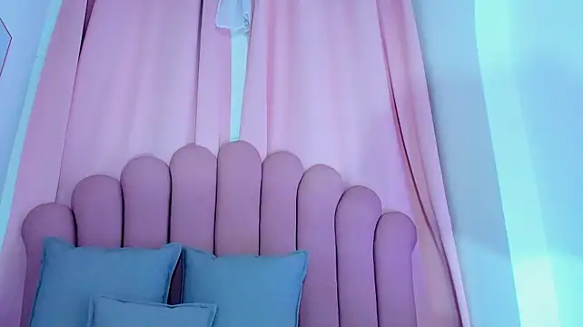 NicoleMadrird's Live XXX Chat