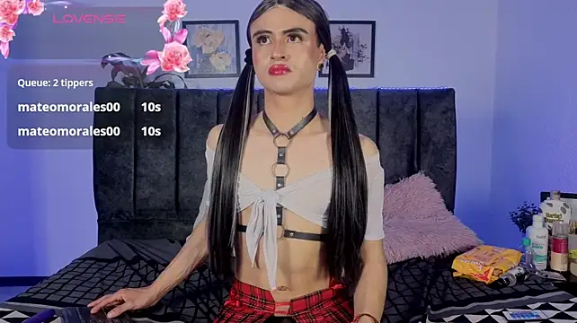 Emilly-hall – Naživo XXX chat