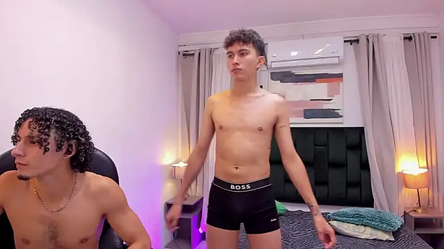 Fun_BoysW: απευθείας συνομιλία ΧΧΧ