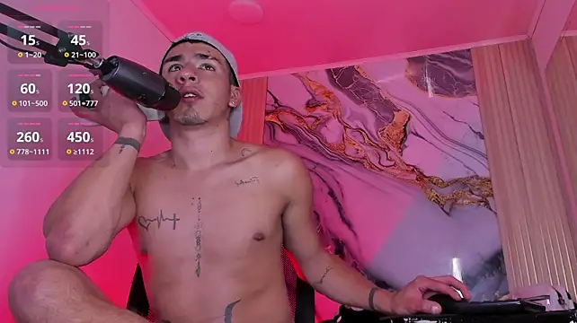 IanValencia_ Webcam Show