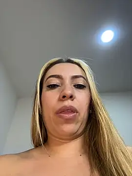 Chat XXX en directo de Moon_Blake