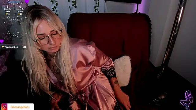 Fallengangel's Live XXX Chat