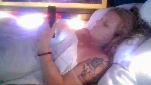 UpInTheStars Chat XXX live
