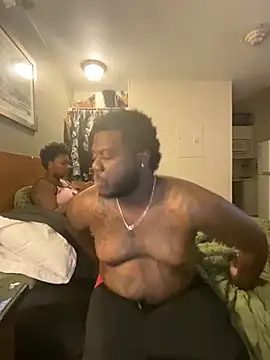XXX chat uživo modela Tattedupdek