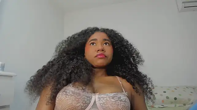 Chat +18 de ashley_lemus ao vivo
