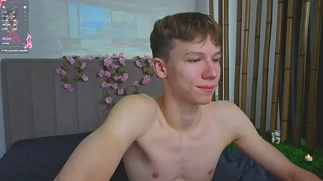 cuMte_boyn Live XXX chat