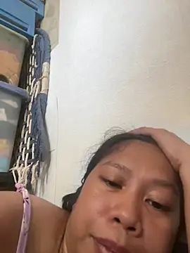 Pilipinalyn23's Live XXX Chat