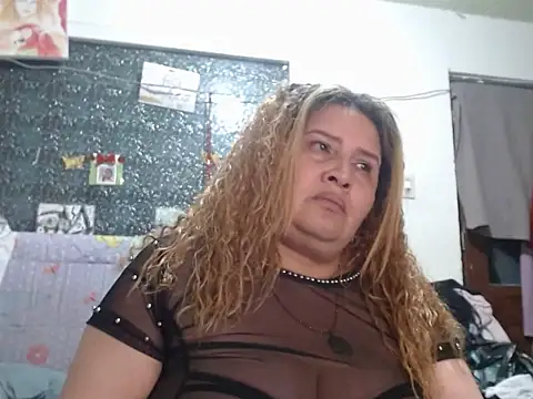Perla1981-- – Live XXX-chat