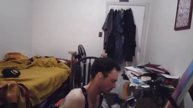 JohnnyMoves' Live XXX Chat