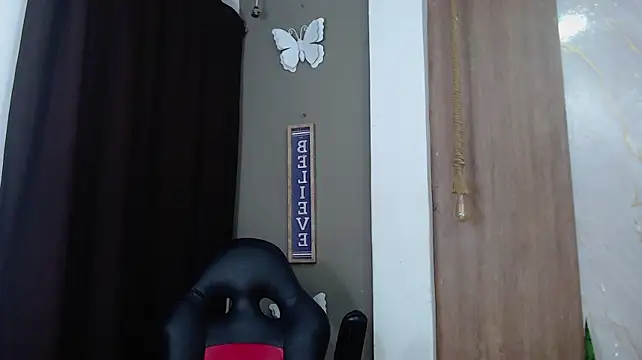 fire_drako_'s Live XXX Chat
