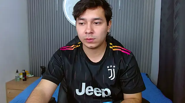 Julian_Smith21's Live XXX Chat