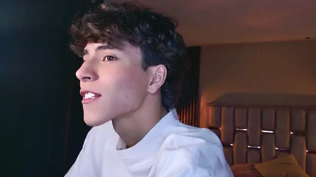 دردشة Michaell_Peters الجنسية المباشرة
