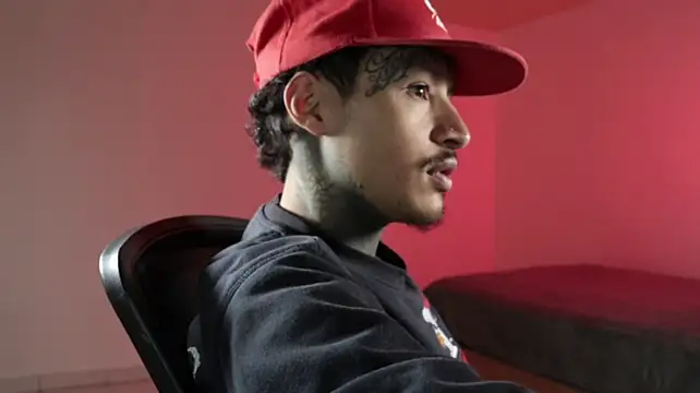 trieone's Live XXX Chat