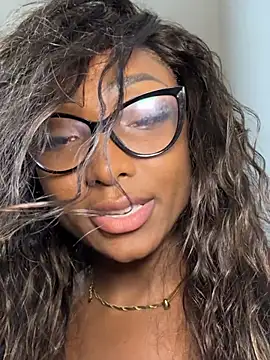 NYAKIMGOLDD – Live XXX-chat