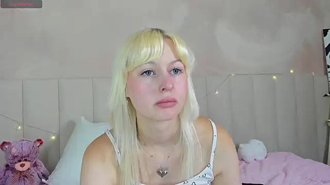 AdeleSilvy XXX чат на живо