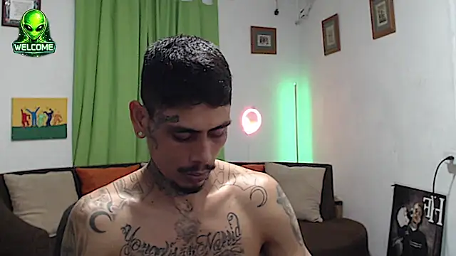 Czat XXX na żywo – alpha_zom