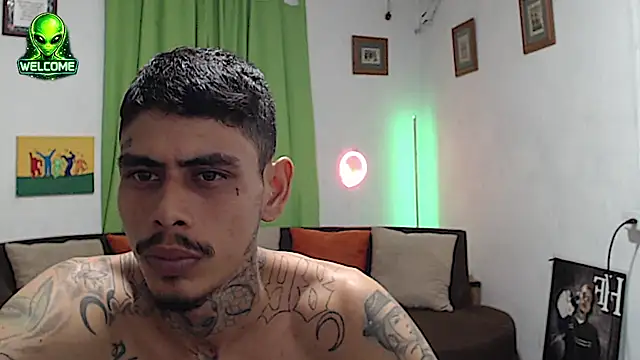 Chat XXX ao vivo de alpha_zom