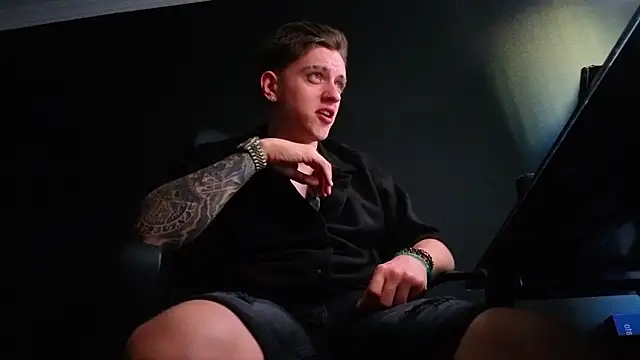 FelixStarkk live XXX chat