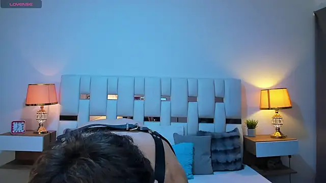 Zeus_damian21 – Naživo XXX chat
