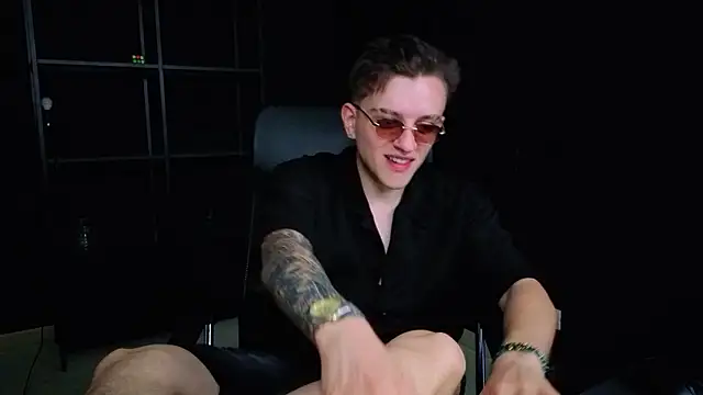 FelixStarkk Adlı Modelin Canlı XXX Sohbeti