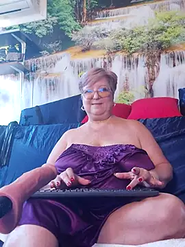 QueenPammy1: απευθείας συνομιλία ΧΧΧ