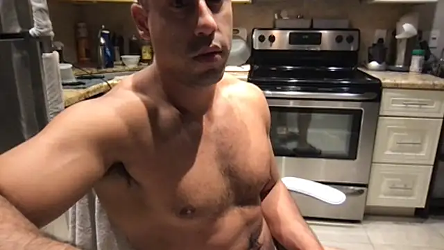 BigGuyMuscle élő XXX-chatje