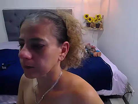 צ'אט XXX בשידור חי של sasi_luna